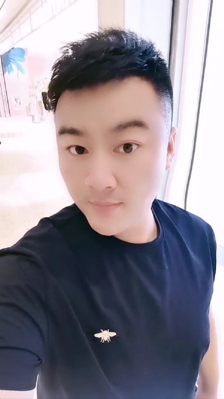 微风徐徐的第一张照片--阜阳相亲服务中心