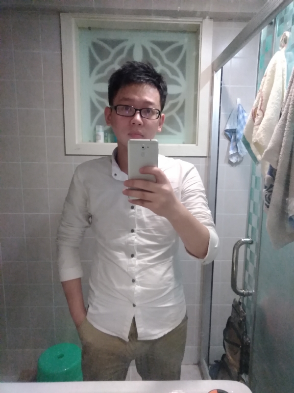 花谢魂伤的第一张照片--阜阳相亲服务中心
