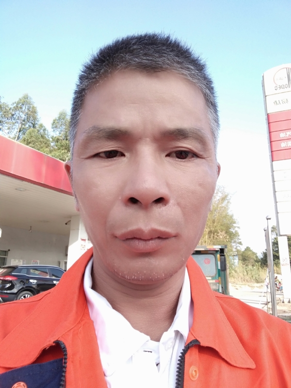 静候缘分的第一张照片--阜阳相亲服务中心
