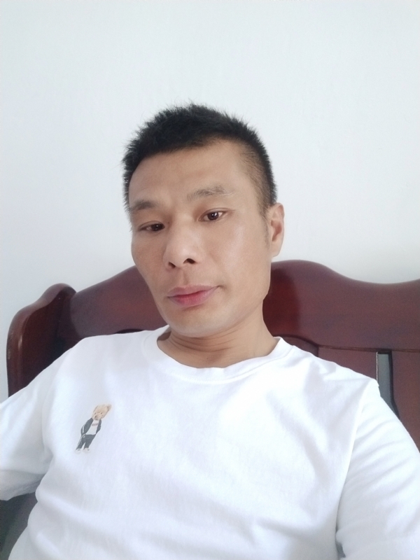 年少轻狂的第一张照片--阜阳相亲服务中心