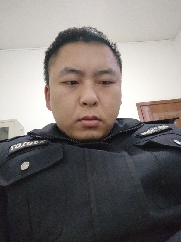 好纠结的第一张照片--阜阳相亲服务中心