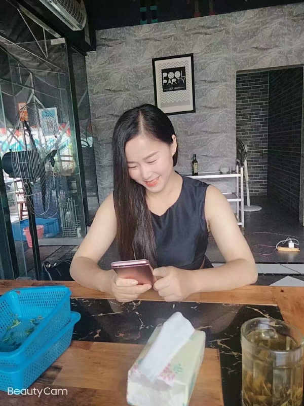 如不坚强弱给谁看的第一张照片--阜阳相亲服务中心