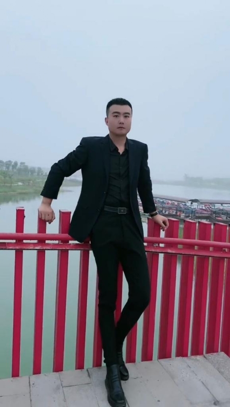 Albert的第一张照片--阜阳相亲服务中心