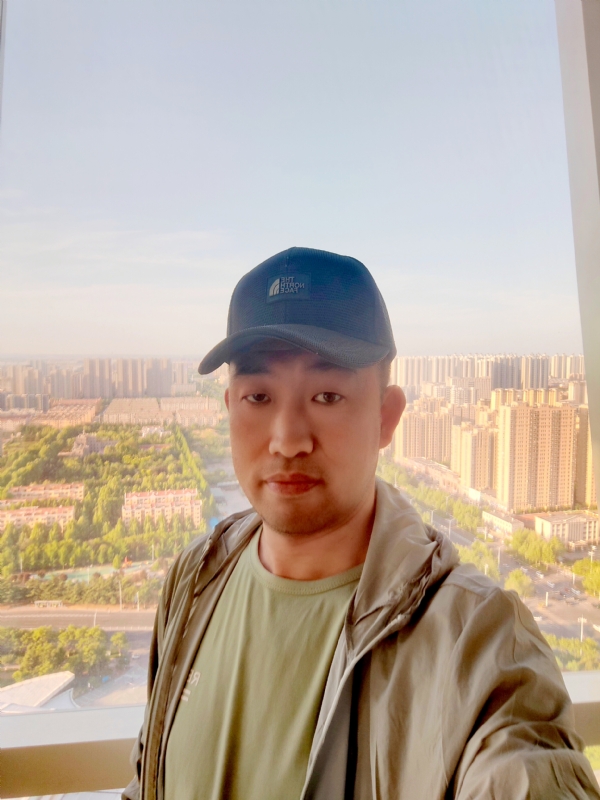 勇攀高峰的第二张照片--阜阳相亲服务中心